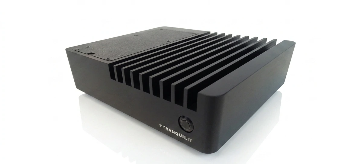 a configurable, fanless edge computer for single-screen indoor signage and kiosks.